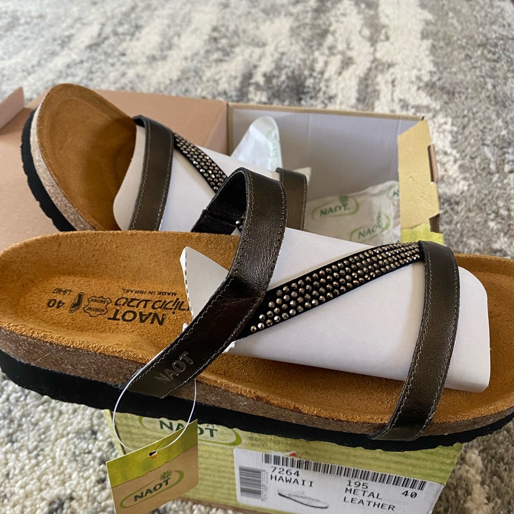 Naot Hawaii metal leather sandal NEW